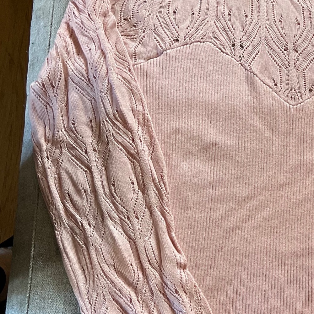 Venus Pink TurtleNeck long sleeves w a patterned knit design, a ribbed torso XL - Picture 3 of 8